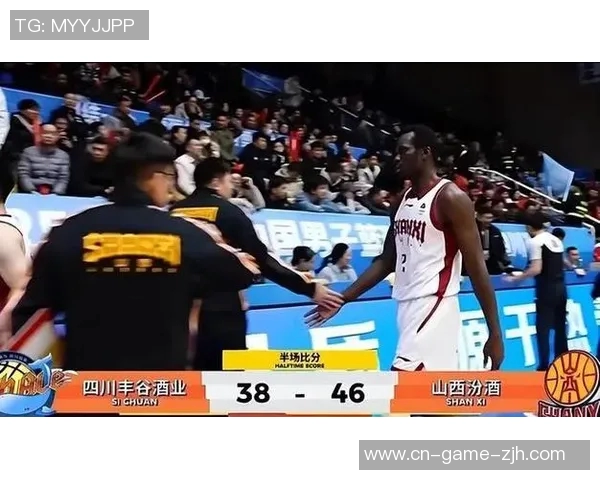 新疆男篮与四川男篮激战正酣谁能在这场对决中笑到最后